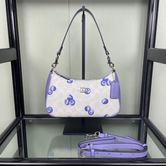 💖💖Coach Teri Shoulder Bag With Blueberry Print - Picture 1 of 7